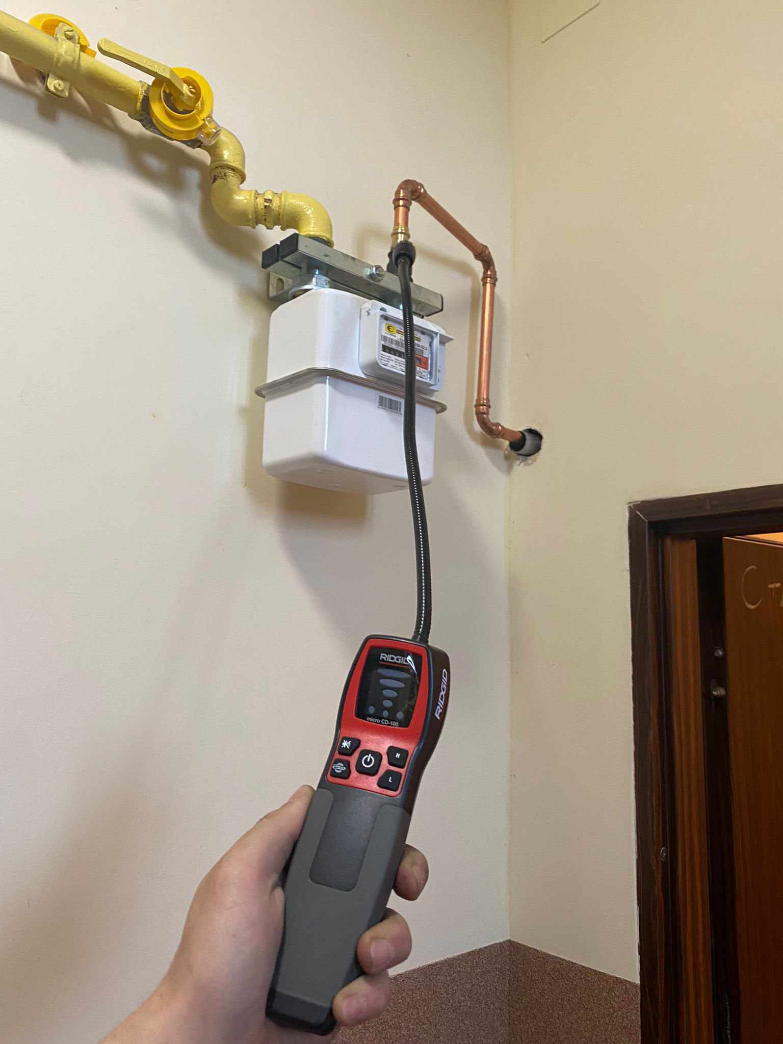 Realizacja 7 - Badanie szczelności gazu